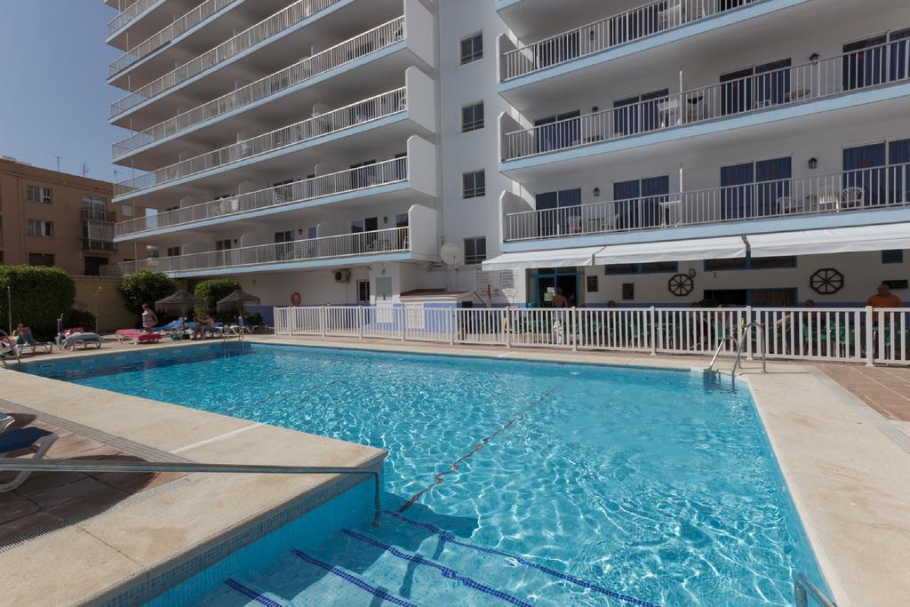 Apartamentos Embajador Фуэнхирола Экстерьер фото